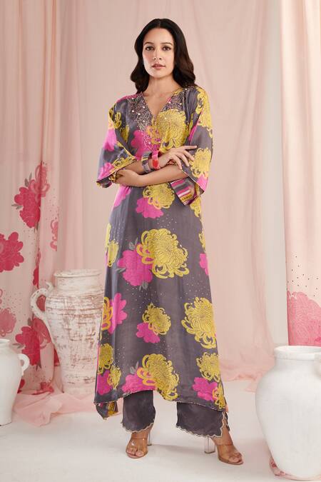 Buy Negra Elegante Grey Crepe Pearls V-neck Botanic Print Kaftan With Pant Online at Aza Fashions Buy_Negra Elegante_Grey Crepe Pearls V-neck Botanic Print Kaftan With Pant _Online_at_Aza_Fashions