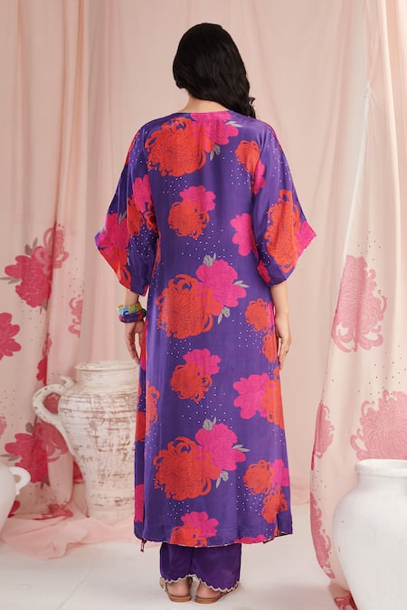 Shop Negra Elegante Purple Crepe Pearls V-neck Chrysanthemum Printed Kaftan And Pant Set at Aza Fashions Shop_Negra Elegante_Purple Crepe Pearls V-neck Chrysanthemum Printed Kaftan And Pant Set _at_Aza_Fashions