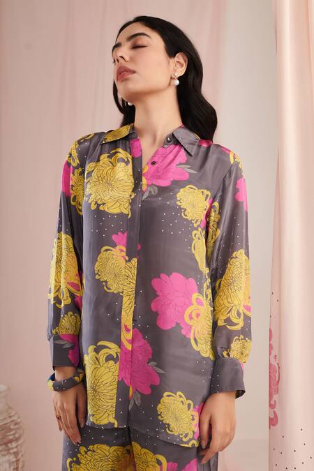 Buy_Negra Elegante_Grey Crepe Shawl Neck Blossom Print Shirt With Pant _Online_at_Aza_Fashions