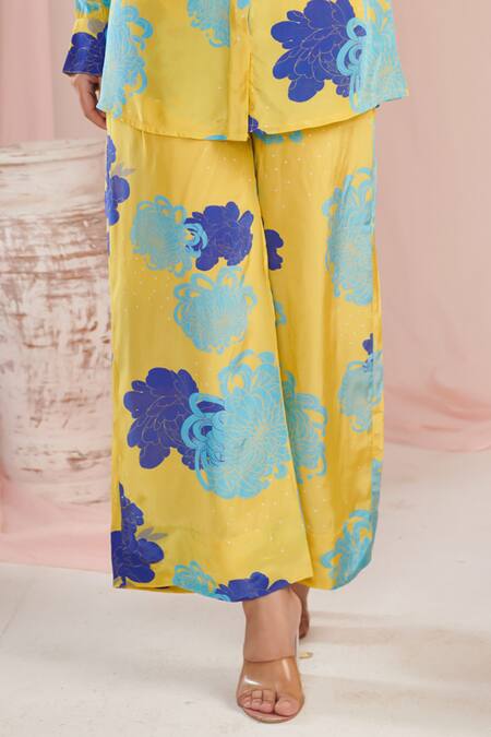 Negra Elegante Yellow Crepe Embroidery Shawl Neck Chrysanthemum Print Shirt With Pant Online at Aza Fashions Negra Elegante_Yellow Crepe Embroidery Shawl Neck Chrysanthemum Print Shirt With Pant _Online_at_Aza_Fashions