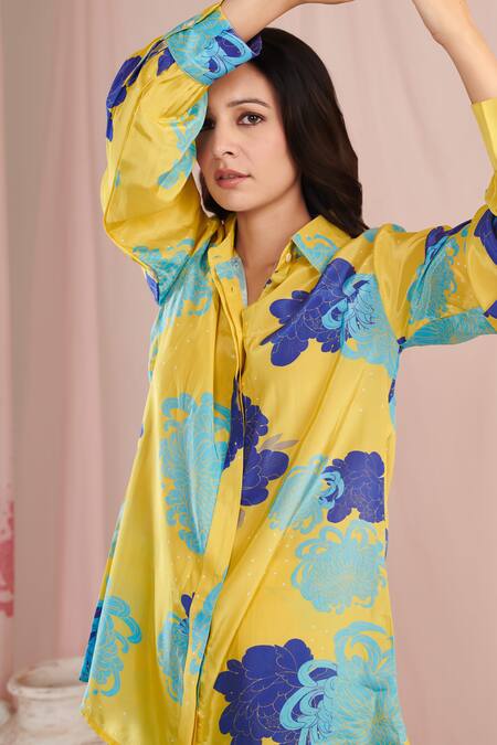 Shop Negra Elegante Yellow Crepe Embroidery Shawl Neck Chrysanthemum Print Shirt With Pant Online at Aza Fashions Shop_Negra Elegante_Yellow Crepe Embroidery Shawl Neck Chrysanthemum Print Shirt With Pant _Online_at_Aza_Fashions