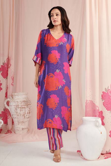 Negra Elegante_Purple Cotton, Silk V-neck Blossom Print Kurta Pant Set _Online_at_Aza_Fashions
