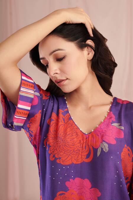 Negra Elegante_Purple Cotton, Silk V-neck Blossom Print Kurta Pant Set _at_Aza_Fashions