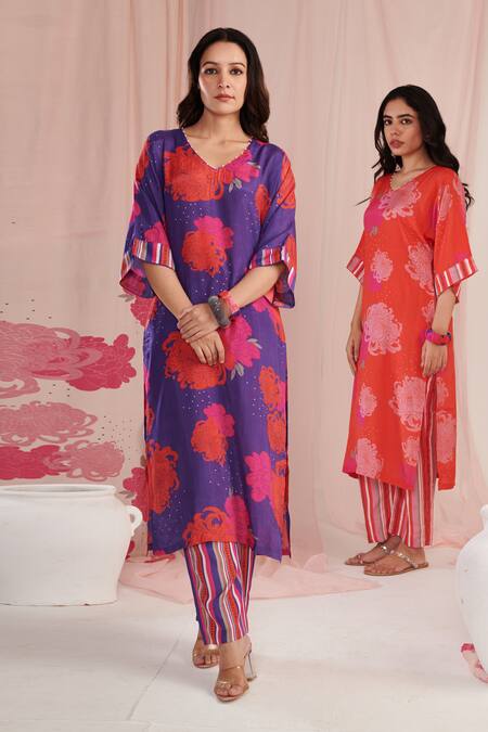 Buy_Negra Elegante_Purple Cotton, Silk V-neck Blossom Print Kurta Pant Set 
