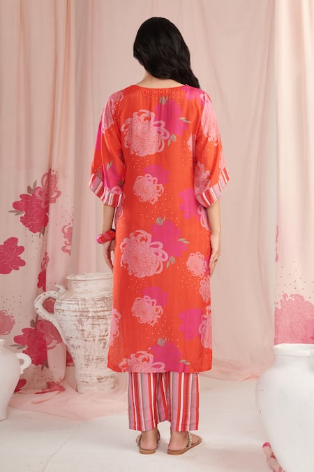 Negra Elegante Chrysanthemum Print Kurta Pant Set 