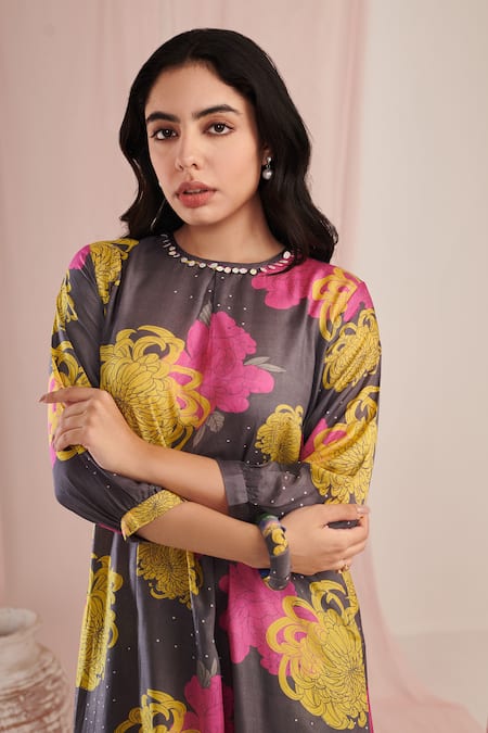 Negra Elegante_Grey Silk, Cotton Embroidery Round Neck Botanical Print Kurta Pant Set _Online_at_Aza_Fashions