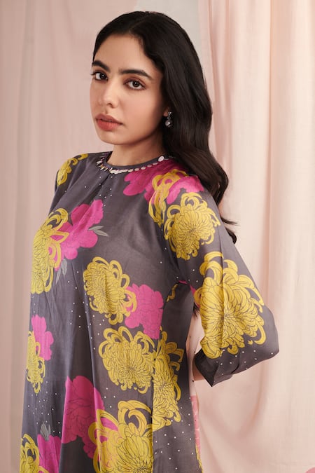 Buy_Negra Elegante_Grey Silk, Cotton Embroidery Round Neck Botanical Print Kurta Pant Set _Online_at_Aza_Fashions