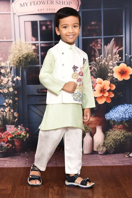 Buy_Petite Pomme_Green Chanderi, Cotton Satin Embroidery Lotus Pond Kurta Set 