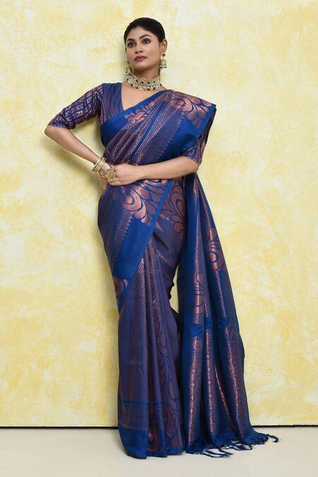 Samyukta Singhania_Blue Silk Embroidery Plunge Neck Paisley And Geometric Woven Saree With Blouse_Online_at_Aza_Fashions