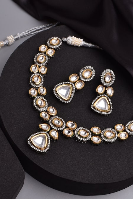 Swabhimann_Grey Imitation Diamonds Kundan Work Pendant Necklace Set _Online_at_Aza_Fashions