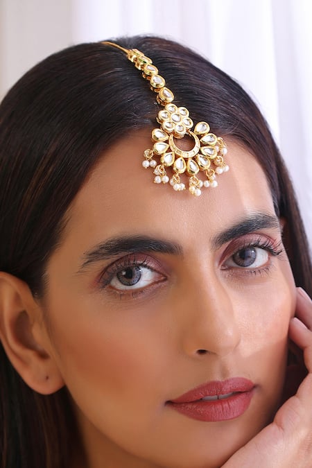 Swabhimann Gold Plated Kundan Embellished Maangtikka Online at Aza Fashions Swabhimann_Gold Plated Kundan Embellished Maangtikka _Online_at_Aza_Fashions