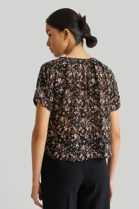 Shop Reistor Black Bamboo Boat Neck Wildflower Waltz Print Top at Aza Fashions Shop_Reistor_Black Bamboo Boat Neck Wildflower Waltz Print Top _at_Aza_Fashions