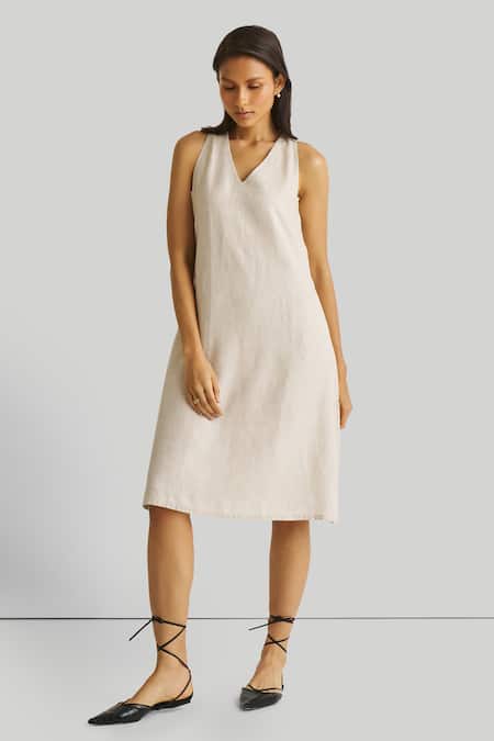 Reistor Beige Hemp, Tencel V-neck V Midi Dress at Aza Fashions Reistor_Beige Hemp, Tencel V-neck V Midi Dress _at_Aza_Fashions