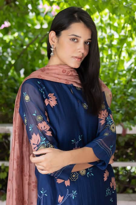 Buy Vaayu Blue Muslin, Cotton Embroidery Round Neck Floral Applique Kurta Pant Set Buy_Vaayu_Blue Muslin, Cotton Embroidery Round Neck Floral Applique Kurta Pant Set