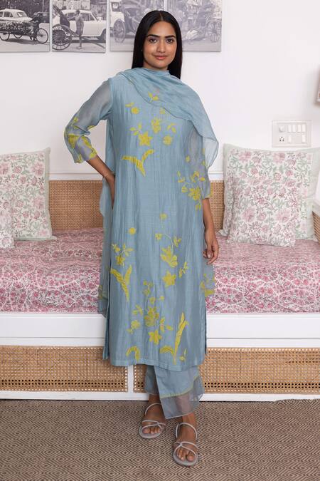 Vaayu_Blue Muslin, Cotton Applique, Embroidery Round Neck Peony Bloom Kurta Pant Set_Online_at_Aza_Fashions