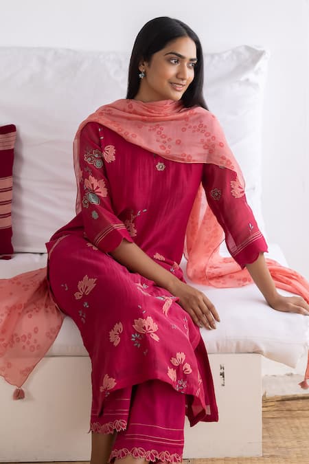 Buy Vaayu Pink Muslin, Cotton Embroidery, Tassels Bloom Garden Applique Kurta Pant Set Buy_Vaayu_Pink Muslin, Cotton Embroidery, Tassels Bloom Garden Applique Kurta Pant Set