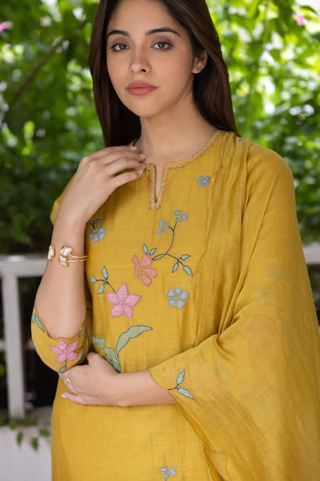 Shop Vaayu Yellow Muslin, Cotton Embroidery, Applique Round Gardenia Bloom Kurta Pant Set Online at Aza Fashions Shop_Vaayu_Yellow Muslin, Cotton Embroidery, Applique Round Gardenia Bloom Kurta Pant Set _Online_at_Aza_Fashions