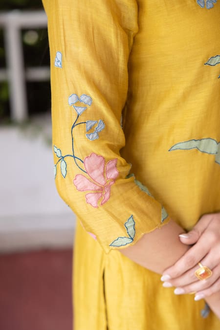 Vaayu Yellow Muslin, Cotton Embroidery, Applique Round Gardenia Bloom Kurta Pant Set at Aza Fashions Vaayu_Yellow Muslin, Cotton Embroidery, Applique Round Gardenia Bloom Kurta Pant Set _at_Aza_Fashions