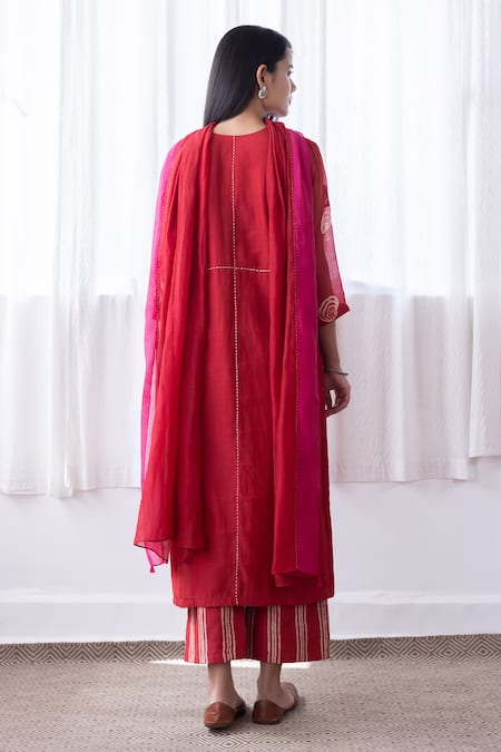 Shop Vaayu Red Muslin Embroidery Round Neck Rosa Swirl Print Kurta Pant Set at Aza Fashions Shop_Vaayu_Red Muslin Embroidery Round Neck Rosa Swirl Print Kurta Pant Set _at_Aza_Fashions