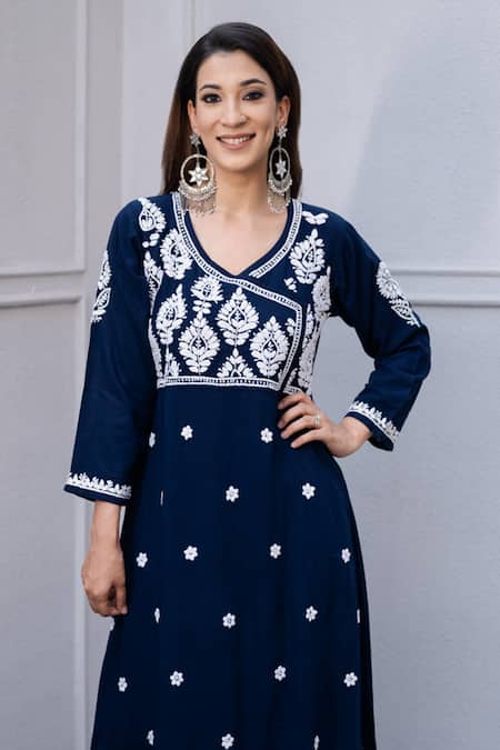House Of Chikankari_Blue Rayon Embroidery Chikankari Scoop V Neck Aariz Kurta With Pant _Online_at_Aza_Fashions