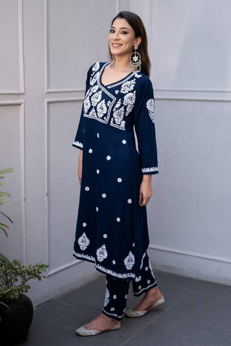 Buy_House Of Chikankari_Blue Rayon Embroidery Chikankari Scoop V Neck Aariz Kurta With Pant _Online_at_Aza_Fashions