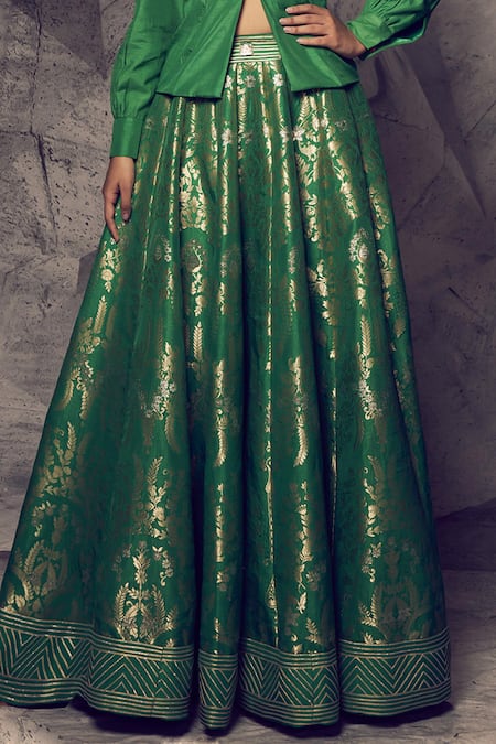 Buy_Archana Kochhar_Green Silk, Brocade Gota Patti, Embroidery V-neck Anant Jacket Lehenga Set _Online_at_Aza_Fashions