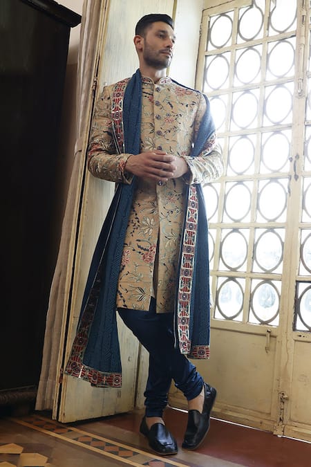 Vikram Phadnis Silk Floral Jaal Embroidered Sherwani Set With Stole 