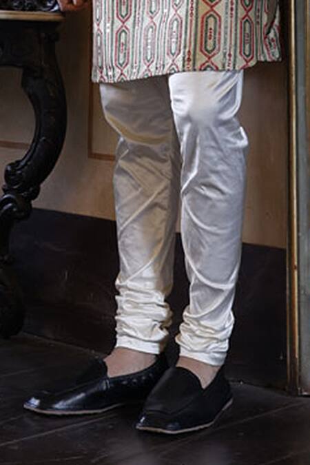 Shop Vikram Phadnis Ivory Bundi And Kurta Silk Embroidery Thread Abstract & Set Online at Aza Fashions Shop_Vikram Phadnis_Ivory Bundi And Kurta Silk Embroidery Thread Abstract & Set _Online_at_Aza_Fashions