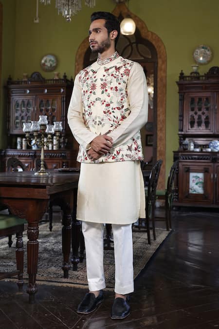 Vikram Phadnis Ivory Zari Embroidered Bundi & Kurta Set 