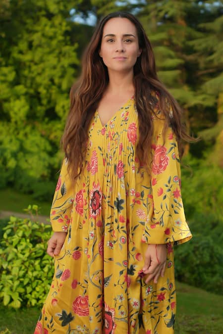 Shop_RAAS LIFE_Yellow Velvet Embroidery V-neck Devi Kyaari Print Tunic _Online_at_Aza_Fashions