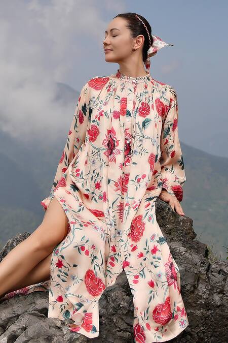 Buy_RAAS LIFE_White Velvet Embroidery High Neck Durga Printed Tunic _Online_at_Aza_Fashions