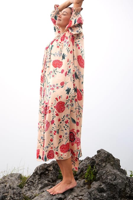 Buy_RAAS LIFE_White Velvet Embroidery High Neck Durga Printed Tunic 