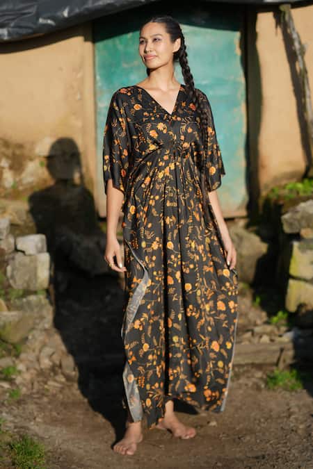 Shop_RAAS LIFE_Black Velvet V-neck Lata Printed Kaftan _at_Aza_Fashions