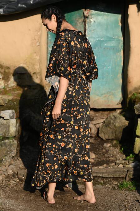 RAAS LIFE_Black Velvet V-neck Lata Printed Kaftan _Online_at_Aza_Fashions