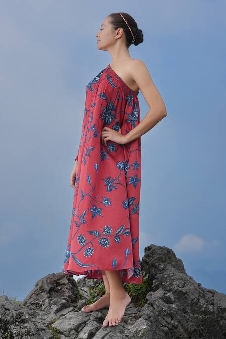 Buy_RAAS LIFE_Red Velvet Embroidery One Shoulder Maya Floral Daali Print Dress 