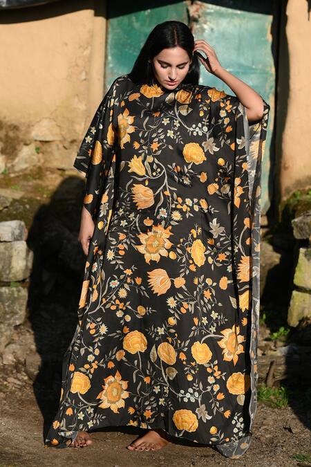 RAAS LIFE_Black Velvet Round Neck Vegan Silk Floral Print Kaftan _Online_at_Aza_Fashions