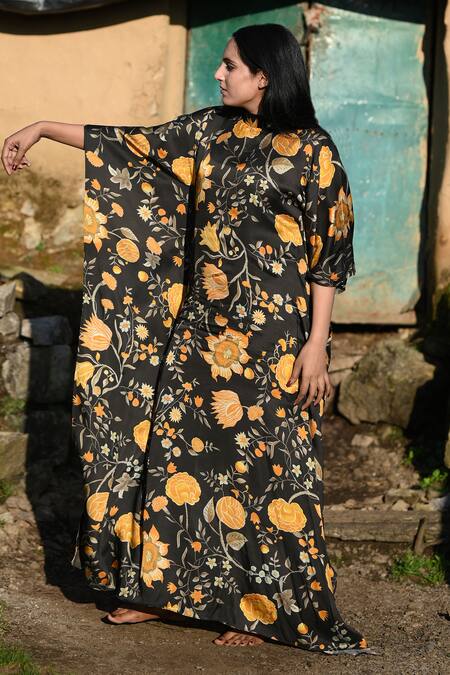 Shop_RAAS LIFE_Black Velvet Round Neck Vegan Silk Floral Print Kaftan _Online_at_Aza_Fashions