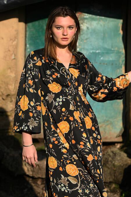 Buy_RAAS LIFE_Black Velvet V-neck Jhilmil Print Maxi Dress _Online_at_Aza_Fashions