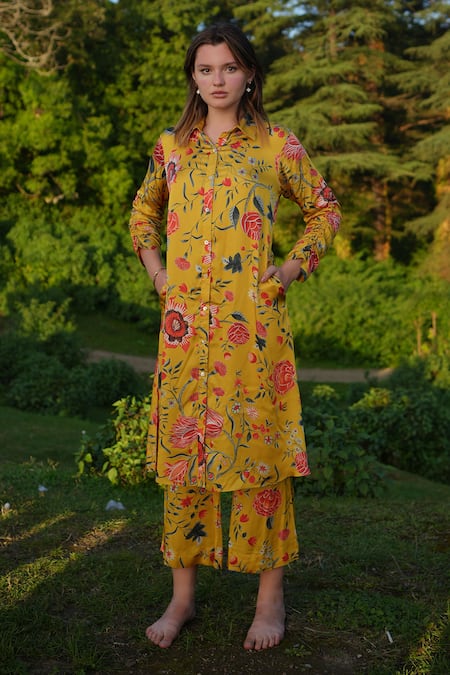 RAAS LIFE Yellow Vegan Silk Printed Kyaari Collared Floral Tunic  