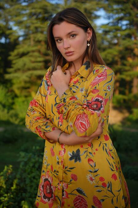 Buy_RAAS LIFE_Yellow Velvet Embroidery Collared Kyaari Floral Print Tunic _Online_at_Aza_Fashions