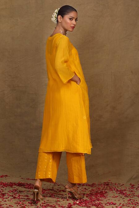Buy_Trendy Tokari_Yellow Silk, Chanderi Metallic Thread, Embroidery Dimensional Kurta Pant Set 