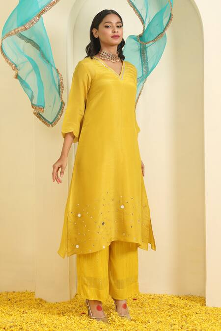 Buy_Trendy Tokari_Yellow Silk, Tissue Embroidery, Zari, Tassels V-neck Sheesha Kurta Pant Set 