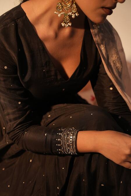 Shop_Label Mansi Nagdev_Black Cotton, Silk Gota Patti, Piping V-neck Zaniyah Anarkali Trouser Set _Online_at_Aza_Fashions