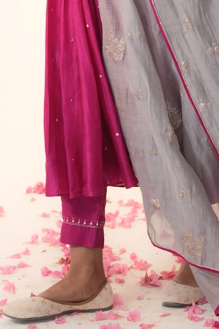 Label Mansi Nagdev_Red Cotton, Silk Embroidery, Gota Patti V-neck Tashreen Anarkali Trouser Set _Online_at_Aza_Fashions