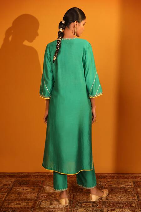 Shop_Sitaraa_Green Chanderi, Silk Organza Embroidery Collared Ruchi Straight Kurta Pant Set _at_Aza_Fashions