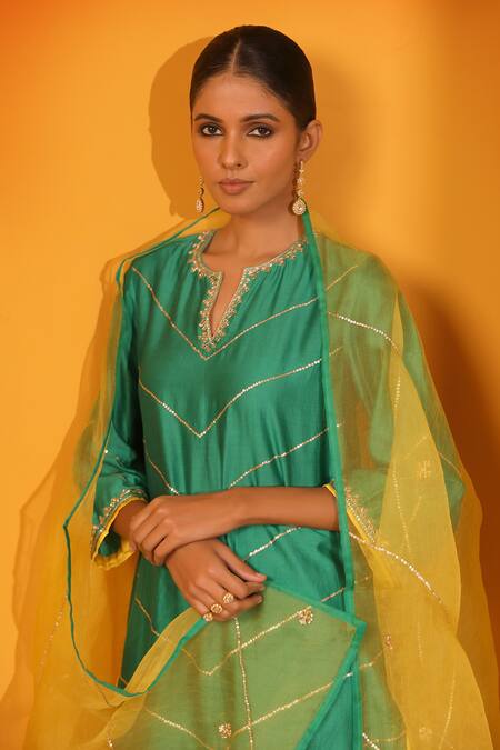 Sitaraa_Green Chanderi, Silk Organza Embroidery Collared Ruchi Straight Kurta Pant Set _Online_at_Aza_Fashions