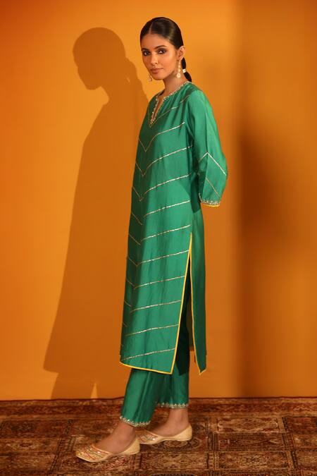Shop_Sitaraa_Green Chanderi, Silk Organza Embroidery Collared Ruchi Straight Kurta Pant Set _Online_at_Aza_Fashions