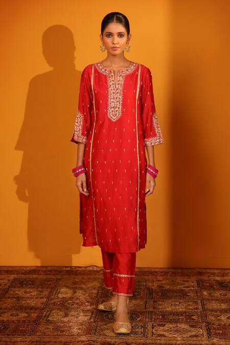 Sitaraa_Red Organza, Silk Sequins, Embroidery Split V-neck Guldar Kurta Pant Set _Online_at_Aza_Fashions
