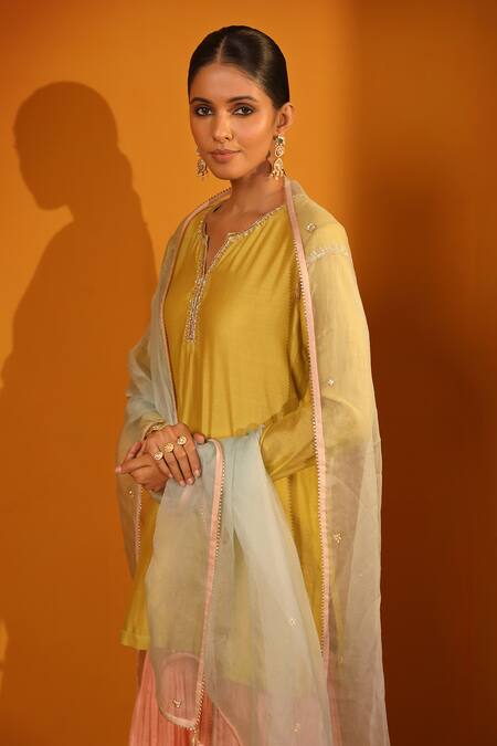 Sitaraa_Green Chanderi, Silk Organza Sequins Collared Resham Short Kurta Sharara Set _Online_at_Aza_Fashions