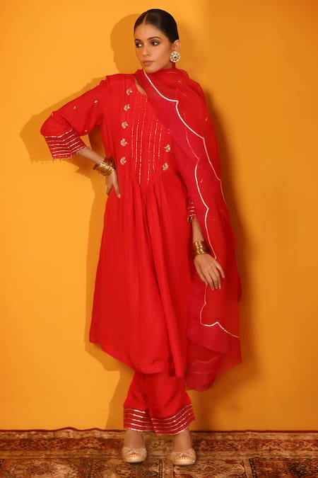 Sitaraa Red Chanderi Hand Embroidered Nakshi Round Alp Kurta Pant Set 